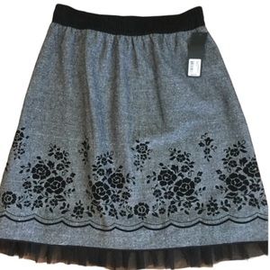 GNW black and gray tweed floral skirt small.